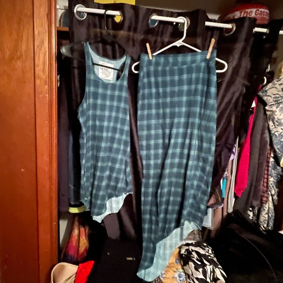 Tee Lab clothing skirt and tank top - Picture 1 of 3